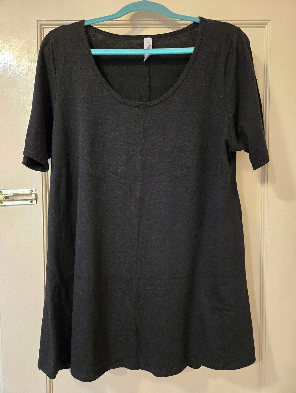 Lularoe Perfect T Classic Scoop Neck Black Women's Tee